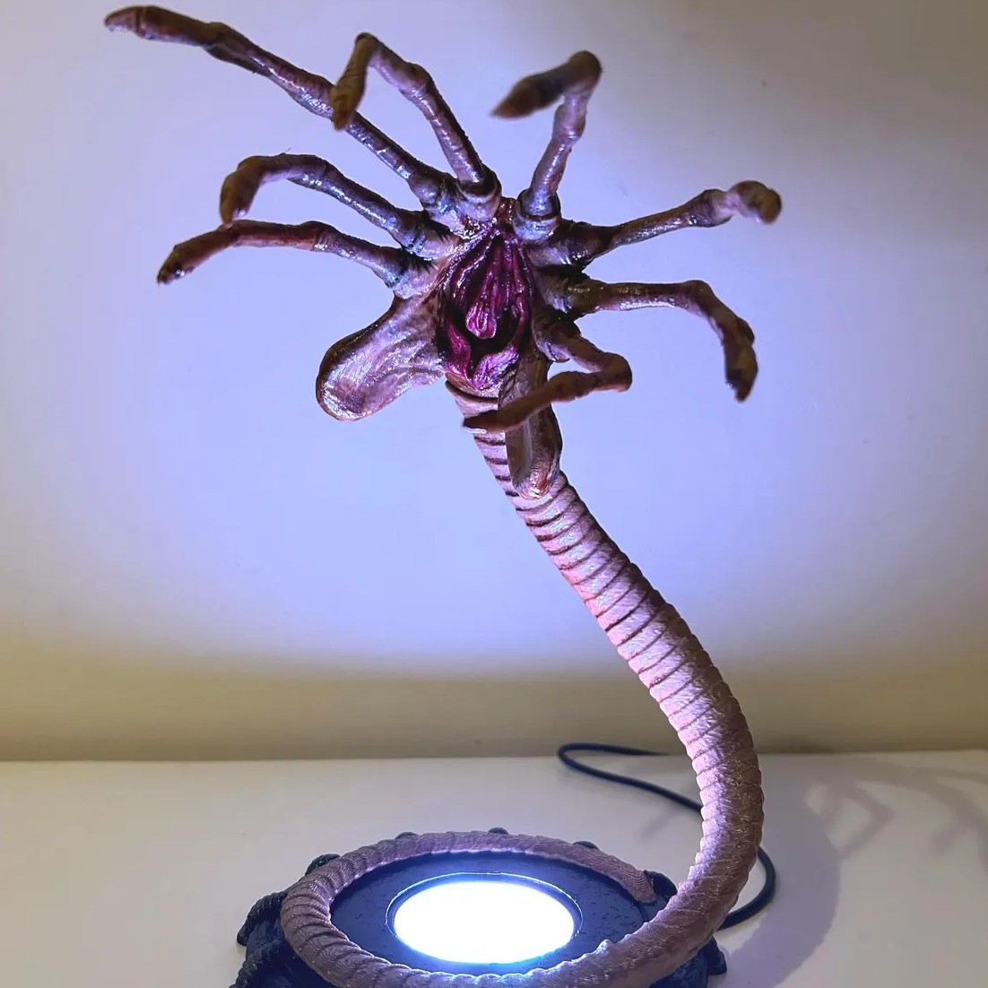 Uzaylı Facehugger Lambası Gece - Neon Sign Party incelemesi ve fiyatı